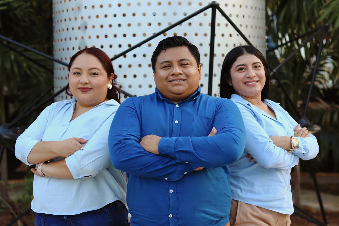 The Factura Facts team — Daniel Gutiérrez, Teresa Huerta and Francisco Pérez
